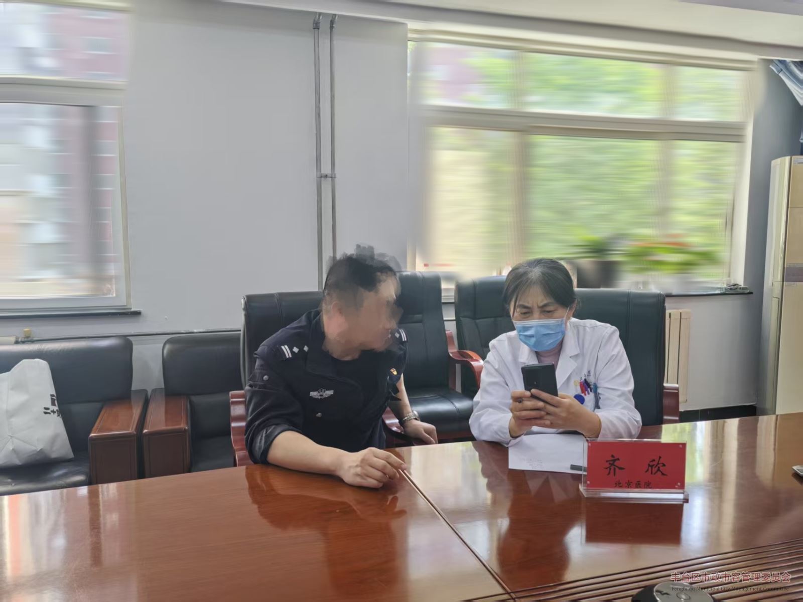 亮出“青”名片：守护孩童成长，温暖居民安康青